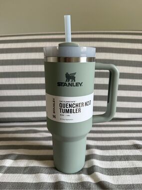 Stanley Quencher H2.0 40oz Tumbler - soft matte brand new